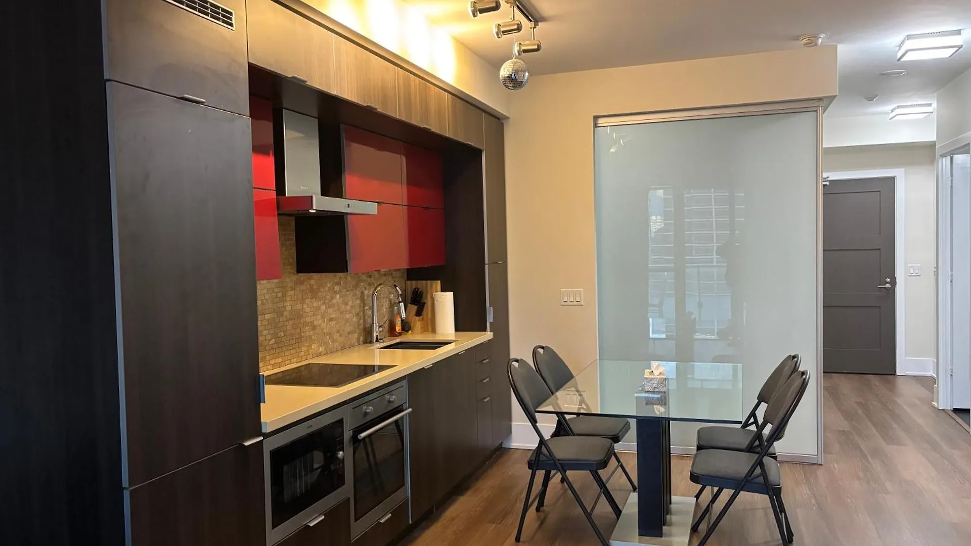 Downtown Suites With Pool And Free Parking Toronto Appartement