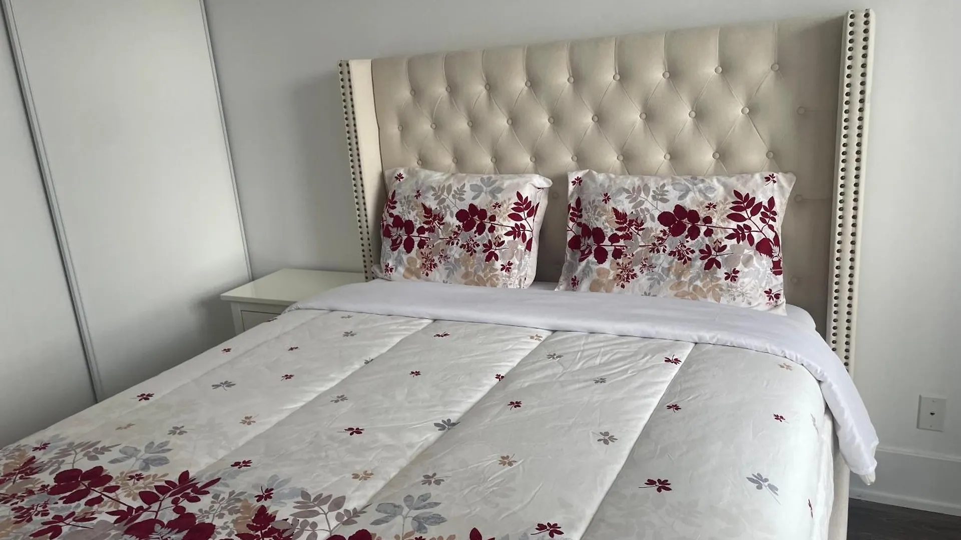 Downtown Suites With Pool And Free Parking Toronto