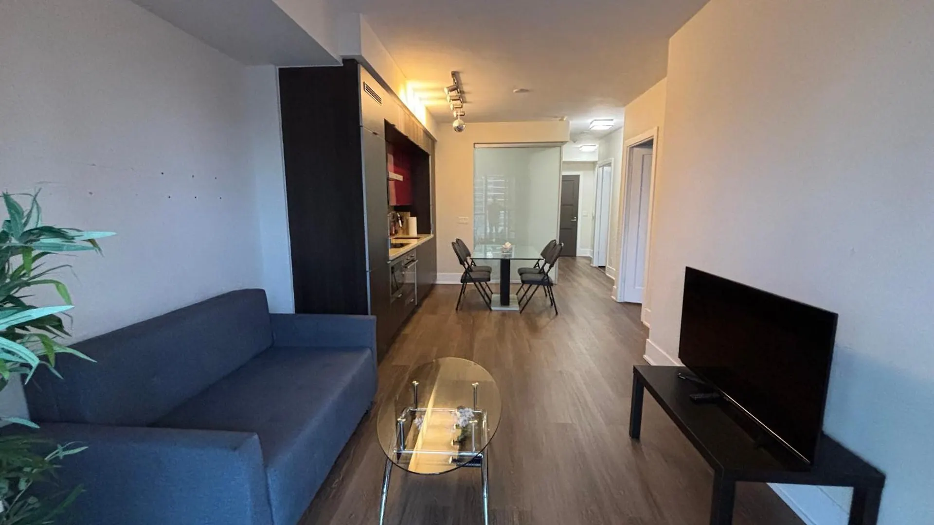 Downtown Suites With Pool And Free Parking トロント アパート