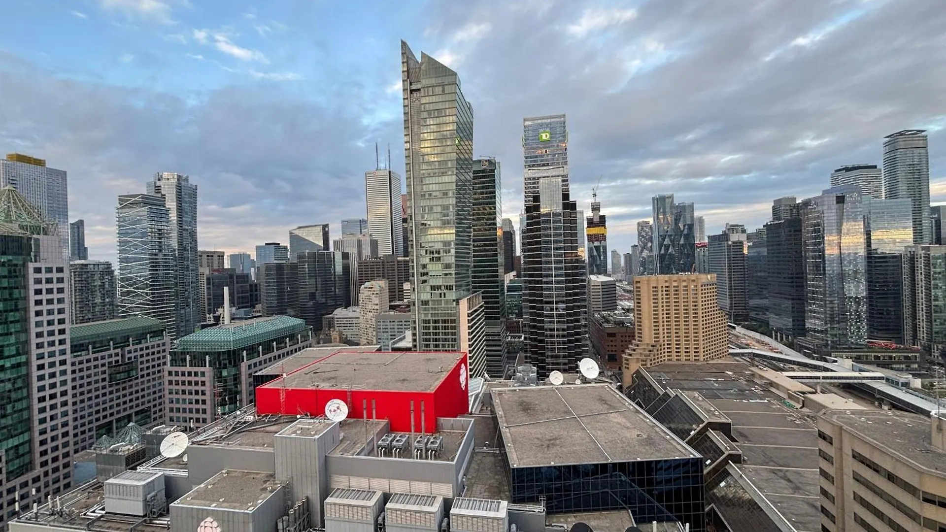 アパート Downtown Suites With Pool And Free Parking トロント