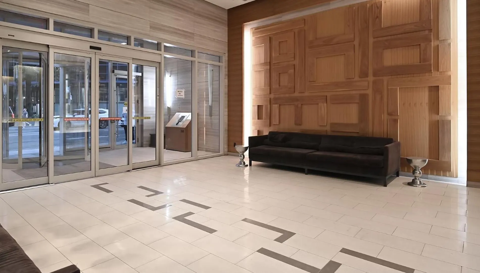 Downtown Suites With Pool And Free Parking トロント 0*,